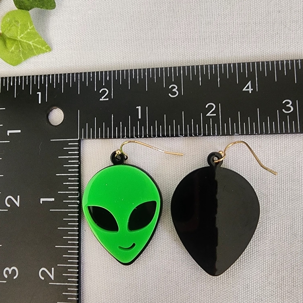 Resin Green with Black Alien Face Earrings - Picture 4 of 9
